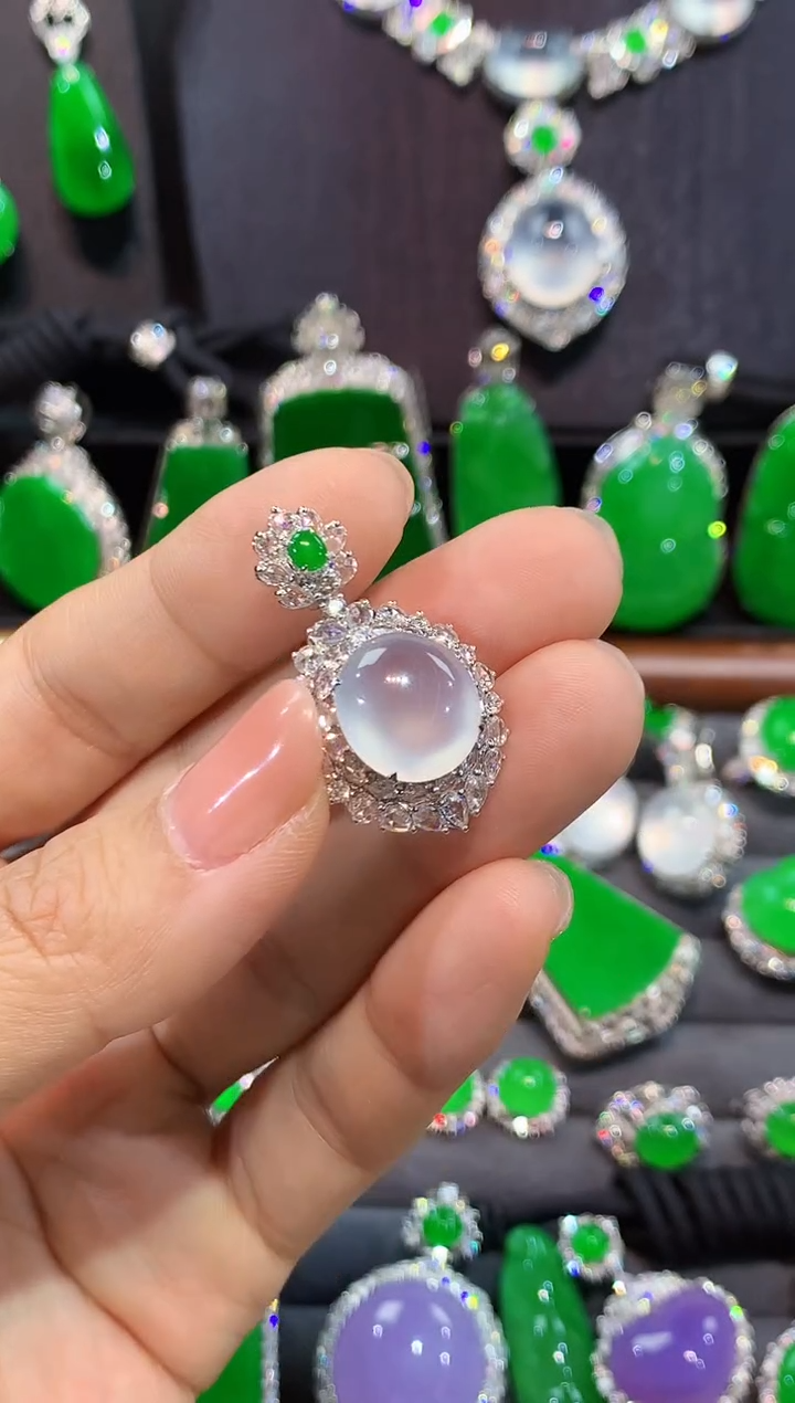 吊坠(不含链)18K金镶嵌翡翠吊坠