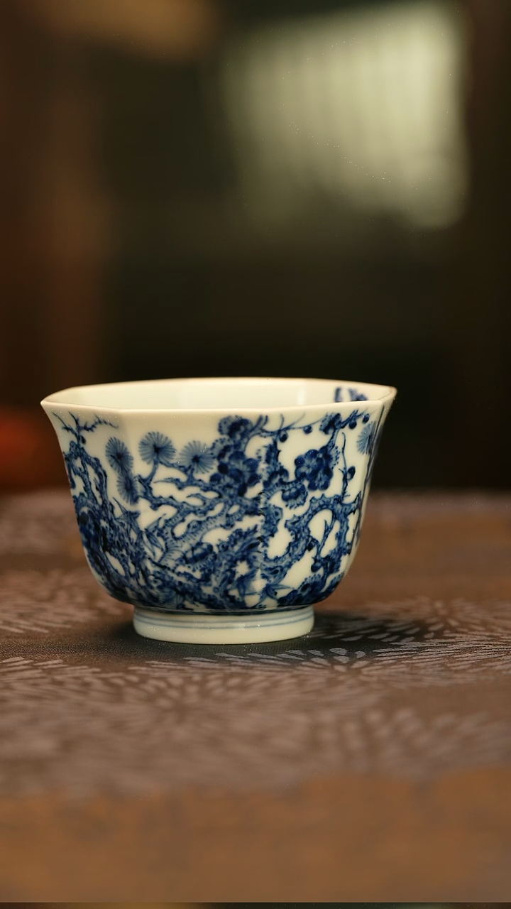 中式巽**人仿明青花松竹梅八方杯微瑕