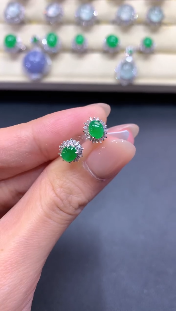 【闪购商品】翡翠耳饰18K金镶嵌a70