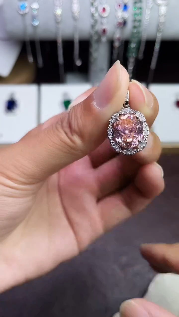 合金颈饰合成钻石粉宝吊坠