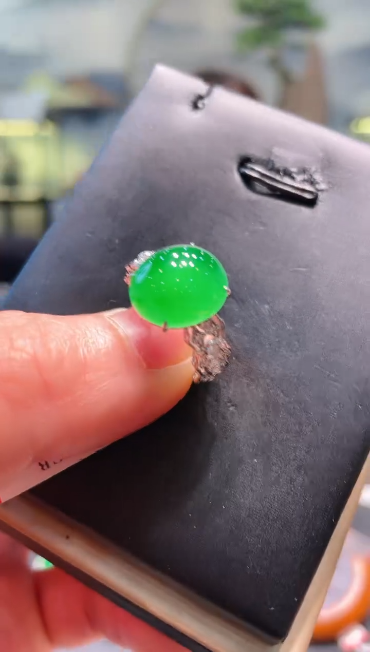 【闪购商品】翡翠颈饰18K金镶嵌A56戒指