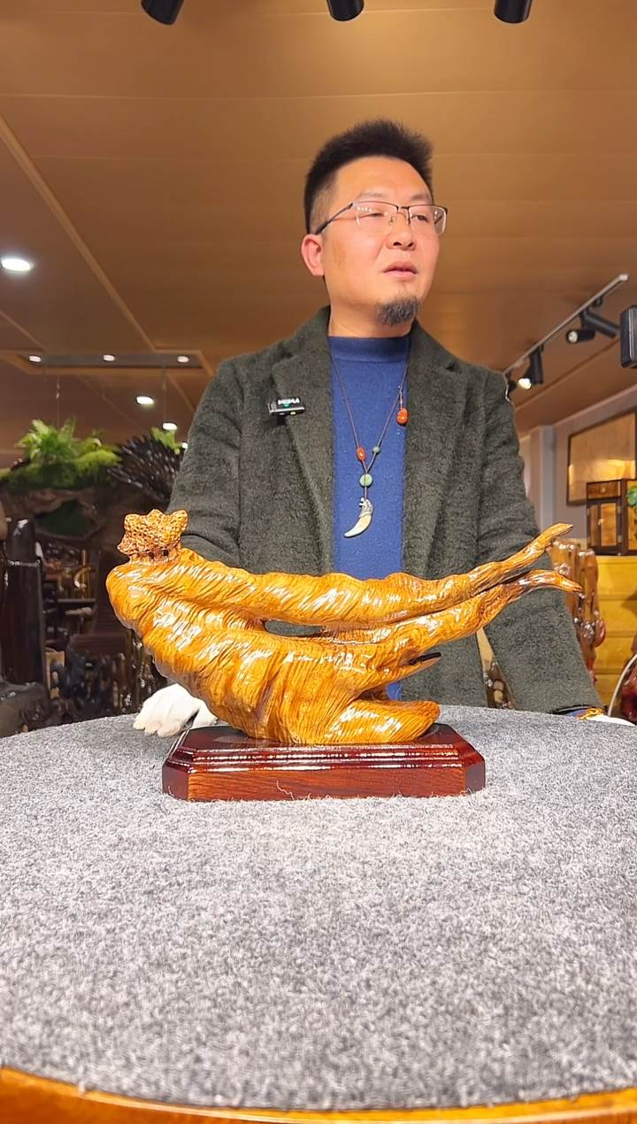 金丝楠木雕款辉*金丝楠木摆件
