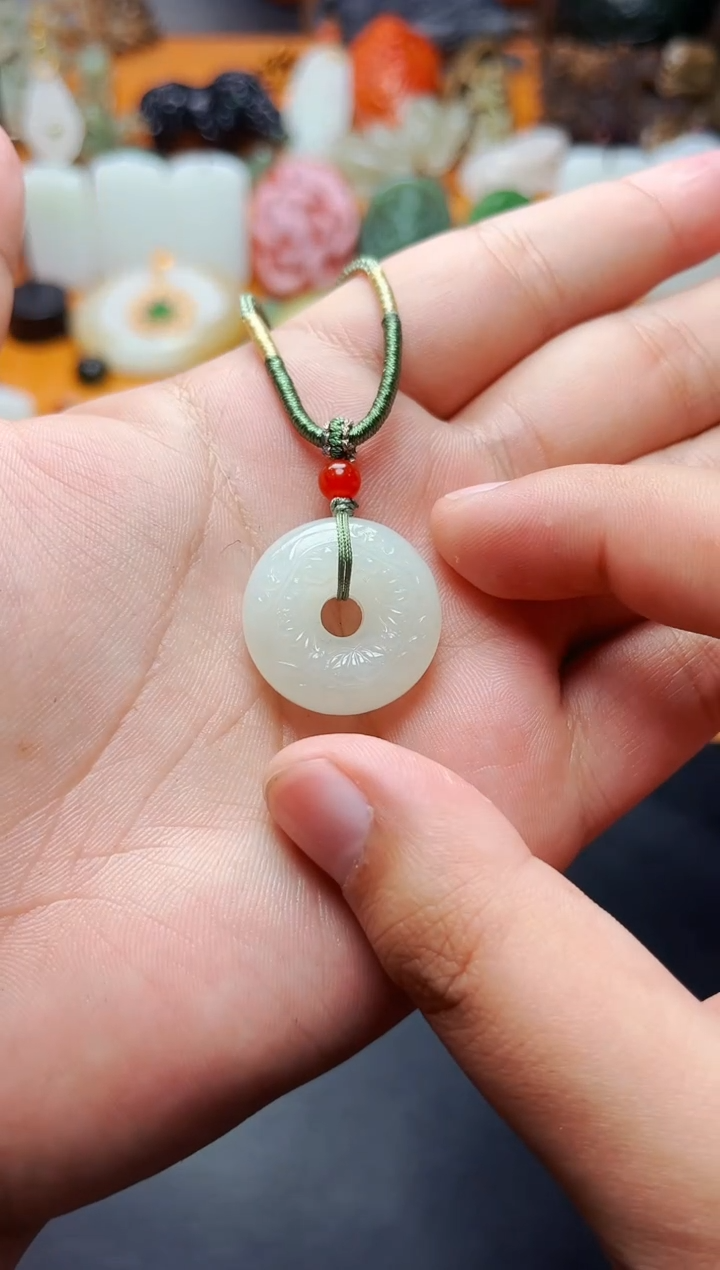 【闪购商品】和田玉颈饰未镶嵌平安扣01