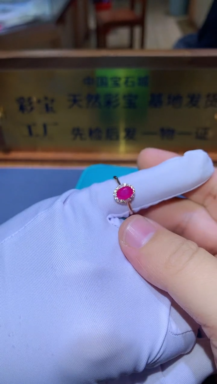 【闪购商品】红宝石戒指银S925镶嵌........