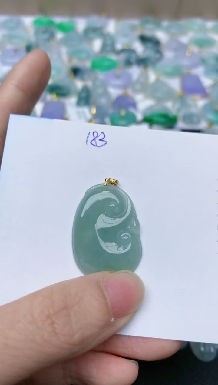 【闪购商品】翡翠颈饰18K金镶嵌天然翡翠A货    
