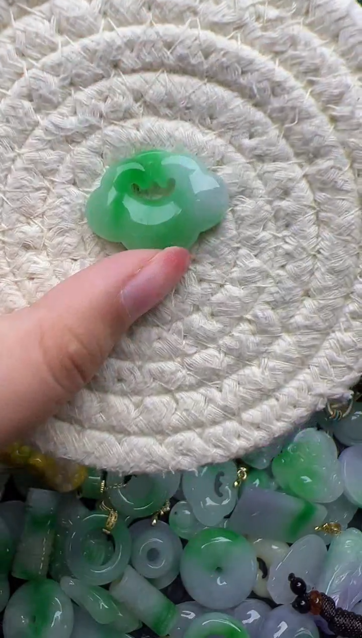 翡翠未镶嵌颈饰天然缅甸翡翠吊坠