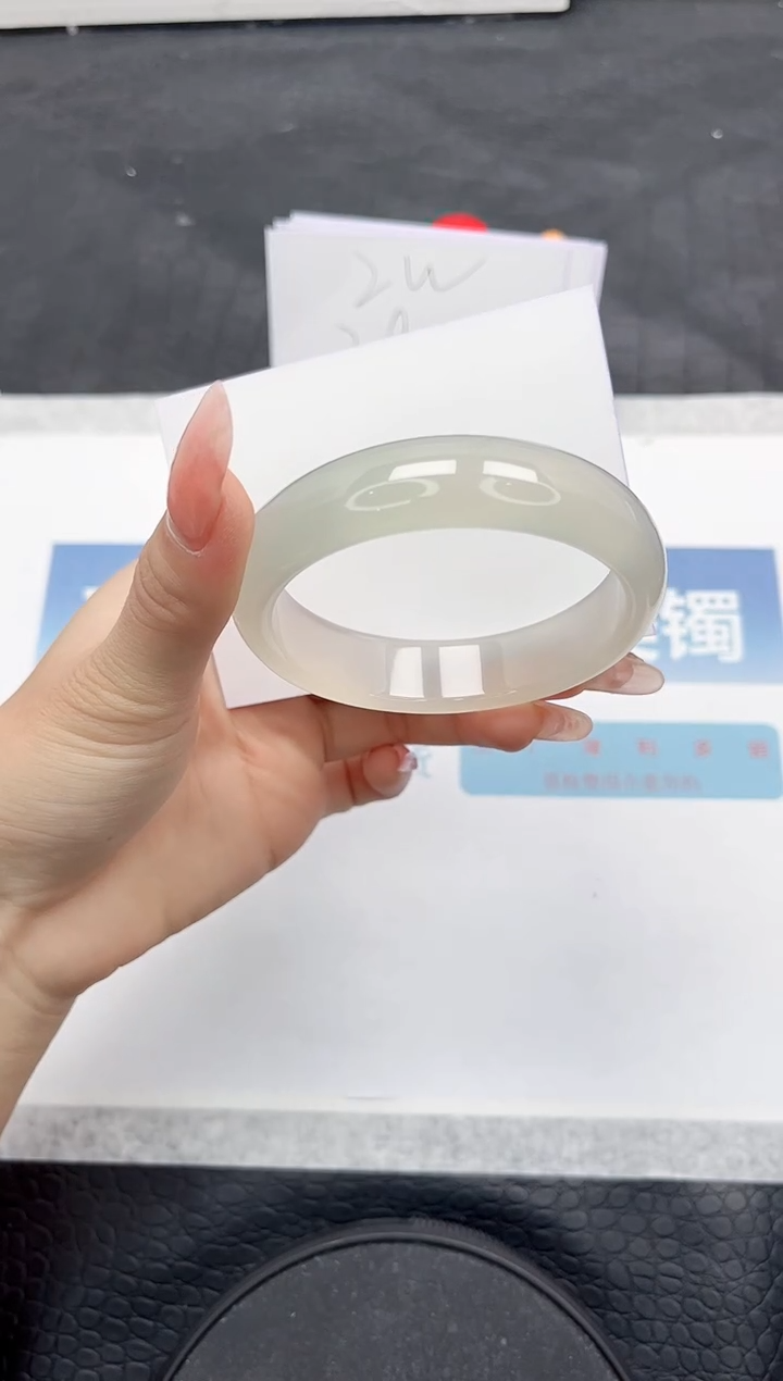 【闪购商品】石英质玉手镯未镶嵌L126-58.3