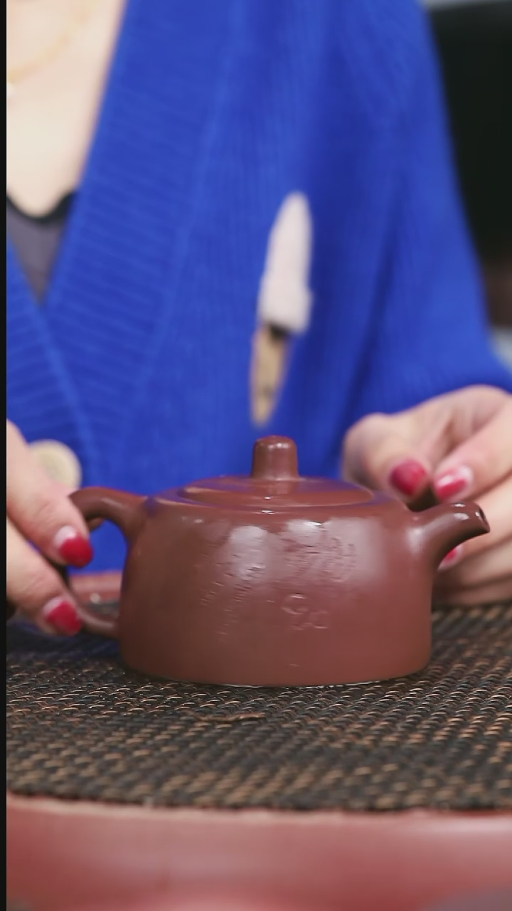 【闪购商品】紫砂老紫泥32号井栏刻绘微微暇250cc