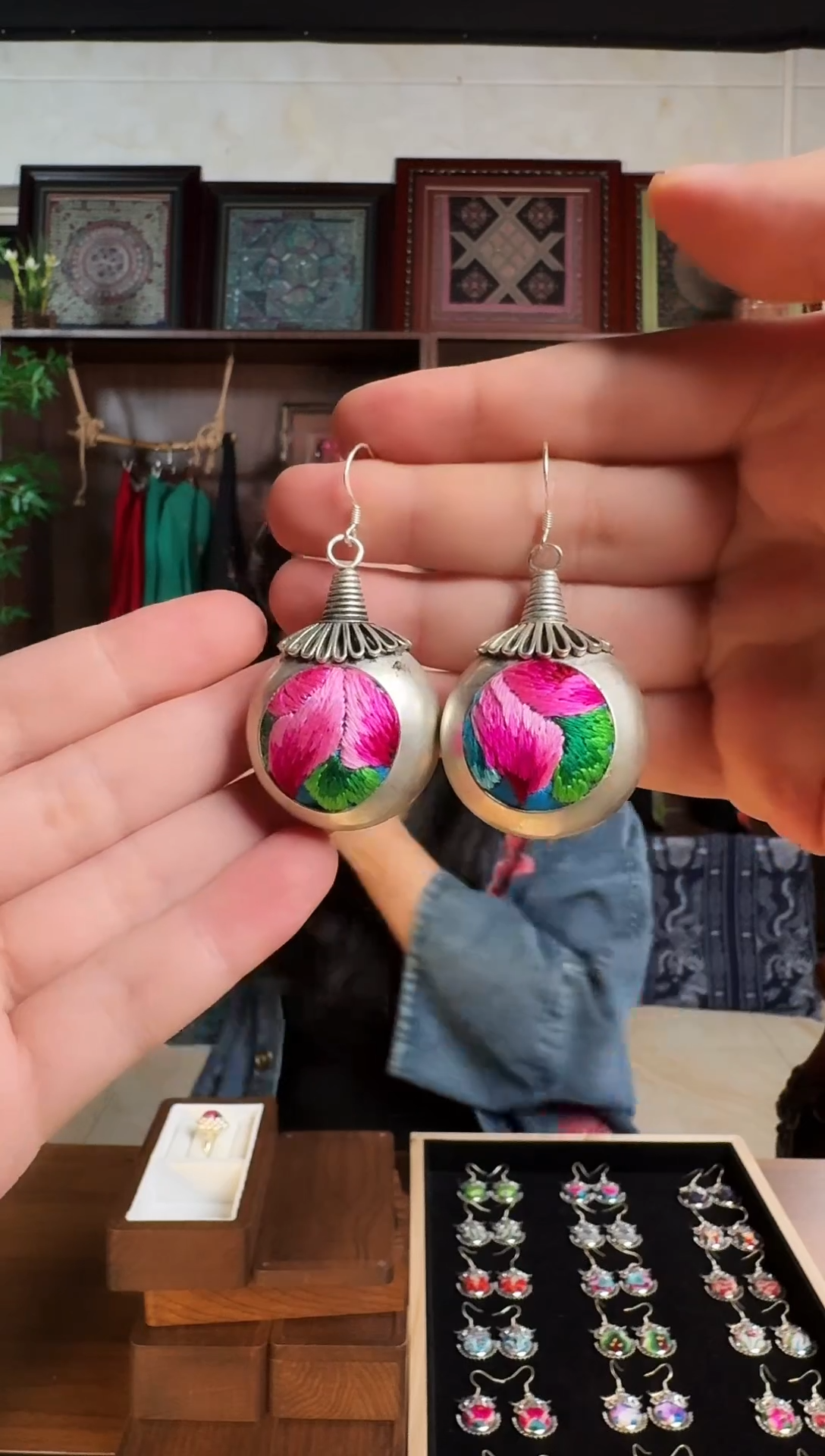 刺绣贵州苗绣非遗集市A8431