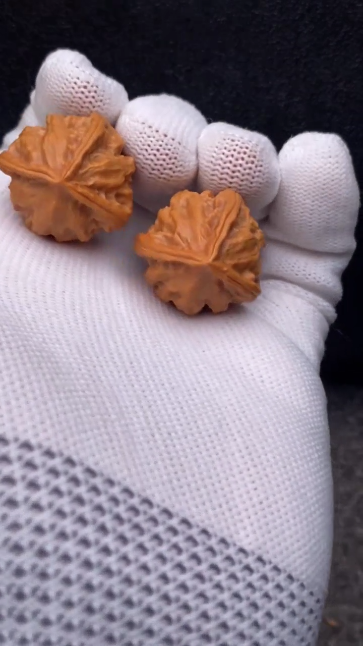 【闪购商品】文玩核桃把件三棱66