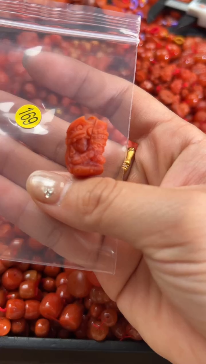 【闪购商品】南红玛瑙颈饰未镶嵌1