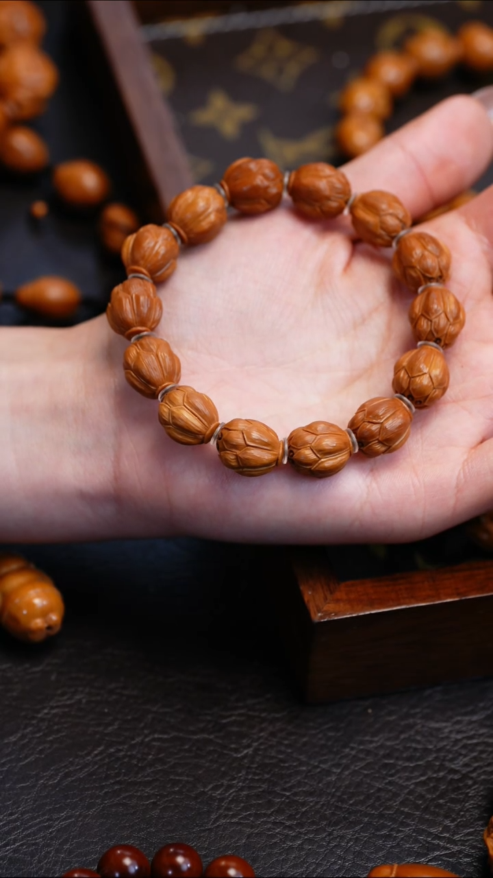 【闪购商品】橄榄核吊坠苏工橄榄核