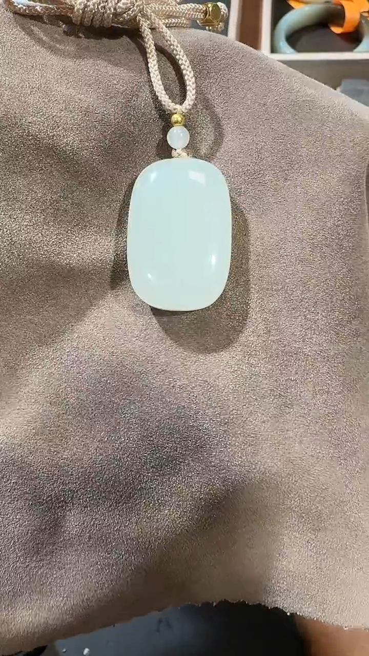 【闪购商品】和田玉吊坠未镶嵌1429面包牌