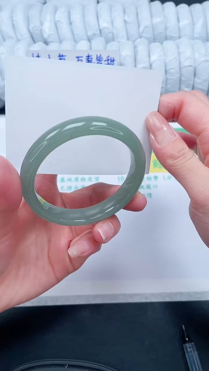 【闪购商品】石英质玉手镯未镶嵌65-52.53