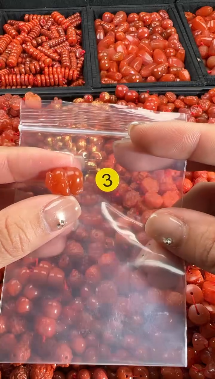 【闪购商品】南红玛瑙颈饰未镶嵌1