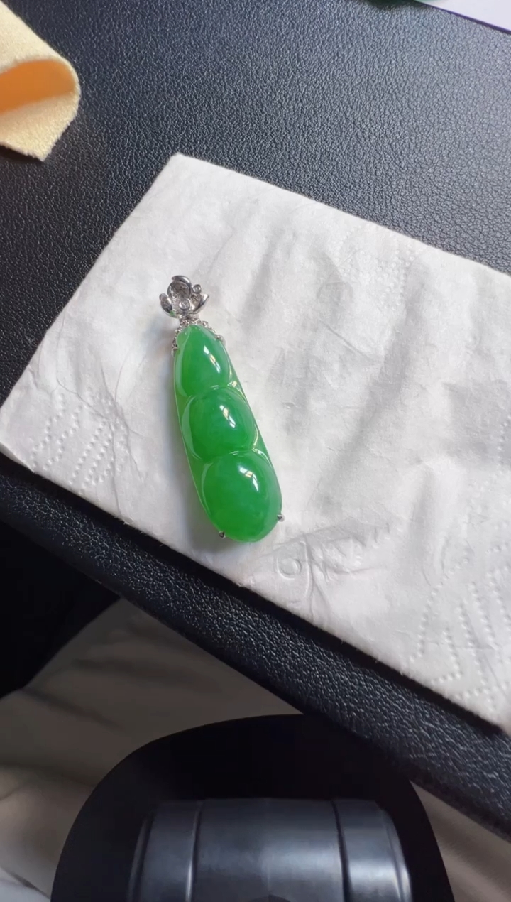 吊坠(不含链)18K金镶嵌翡翠浮**梦8800