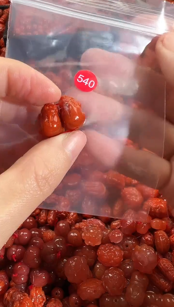 颈饰未镶嵌南红玛瑙1