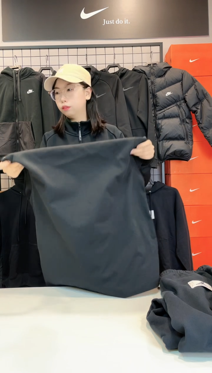 1970 黑色飞人短袖L码130斤-150斤