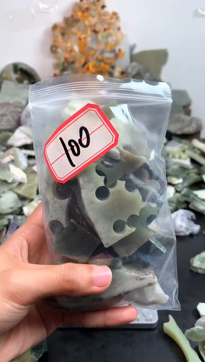 未镶嵌和田玉摆件100