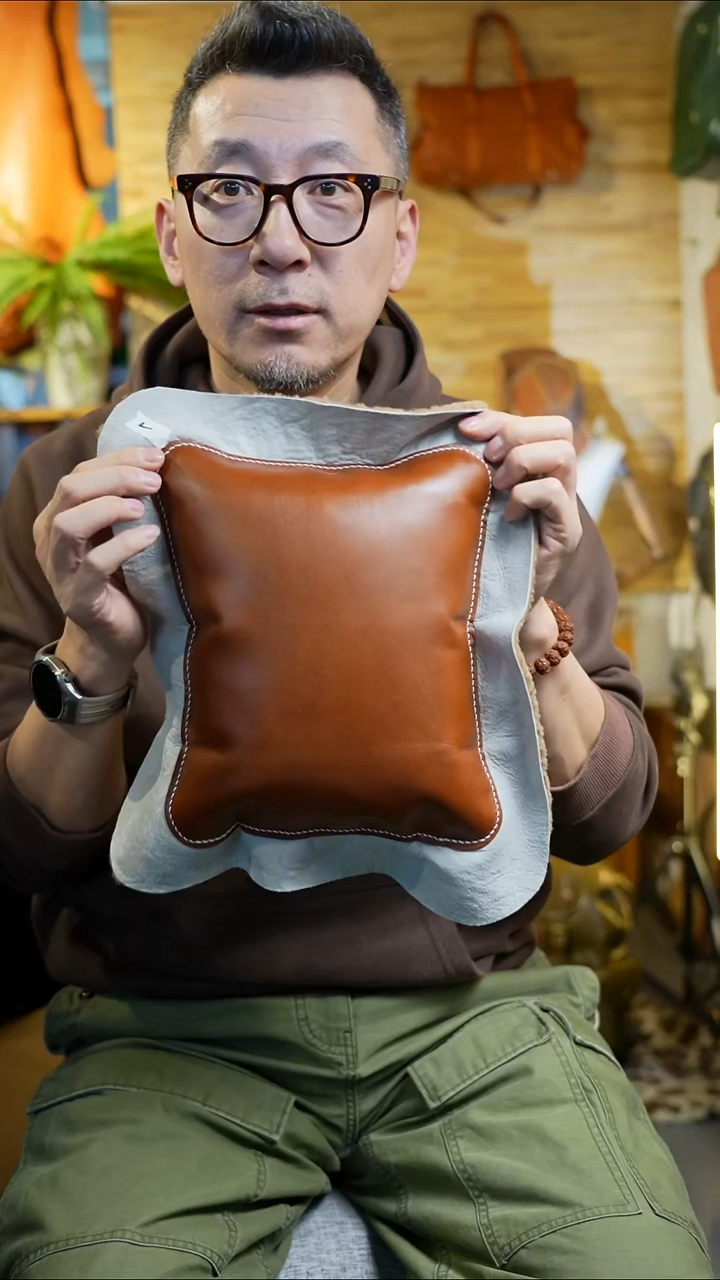 羊毛配牛皮靠垫7号