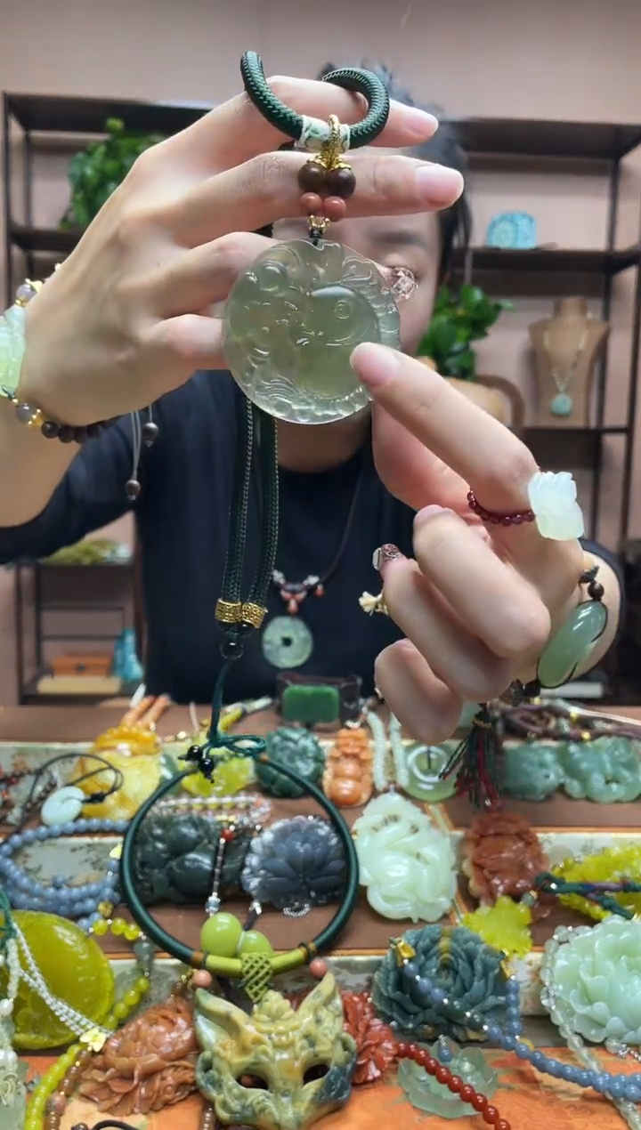 未镶嵌岫玉吊坠·1