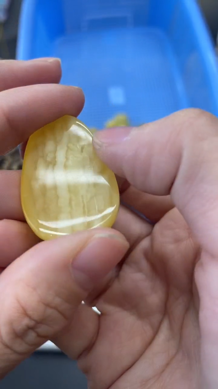 琥珀未镶嵌珠宝奇石689裂