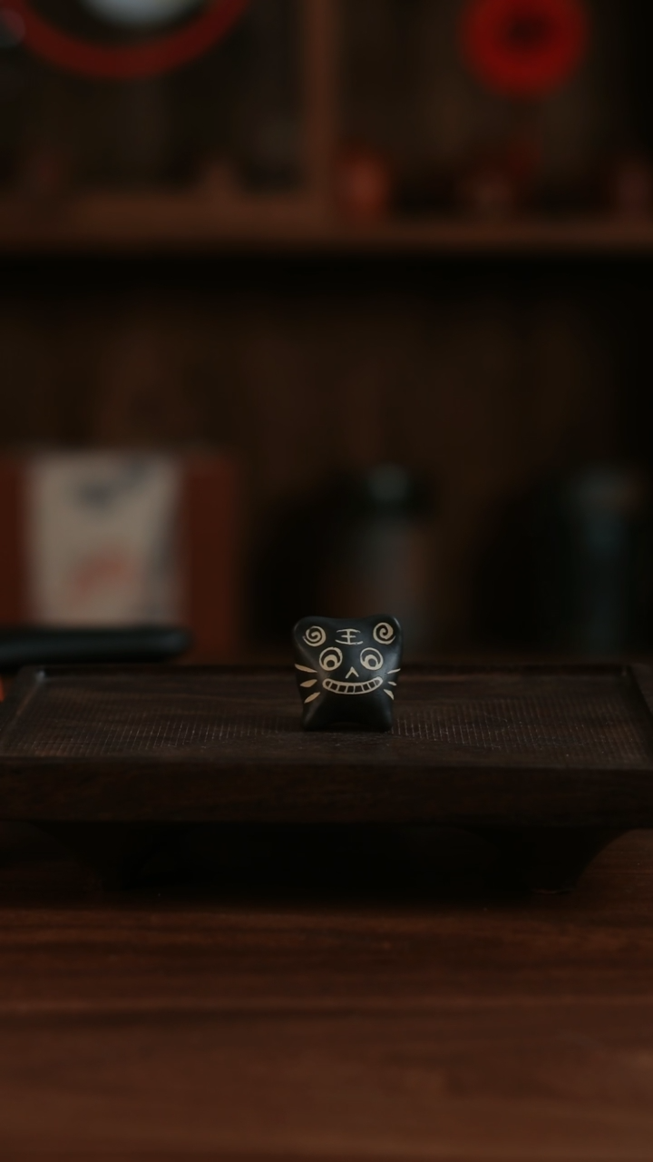 【闪购商品】二生陶作纯手工刻填小老虎微瑕