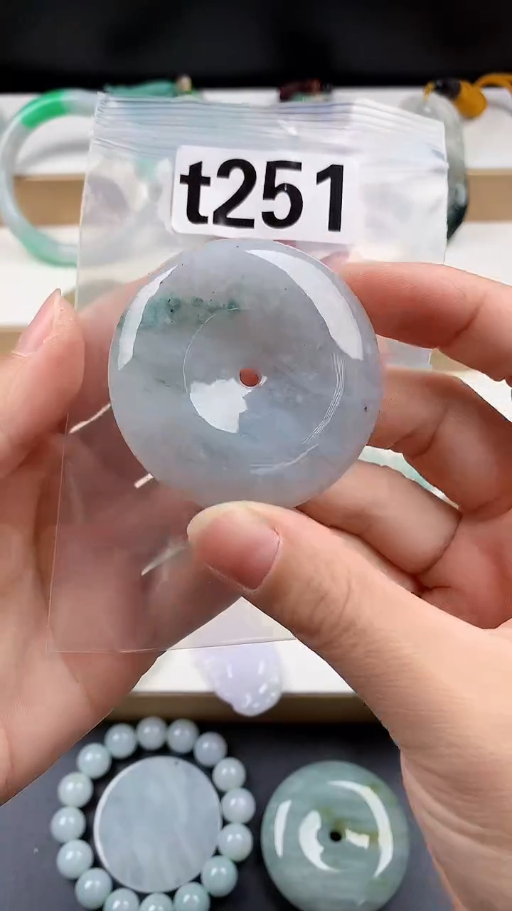 颈饰未镶嵌翡翠天然翡翠吊坠挂件