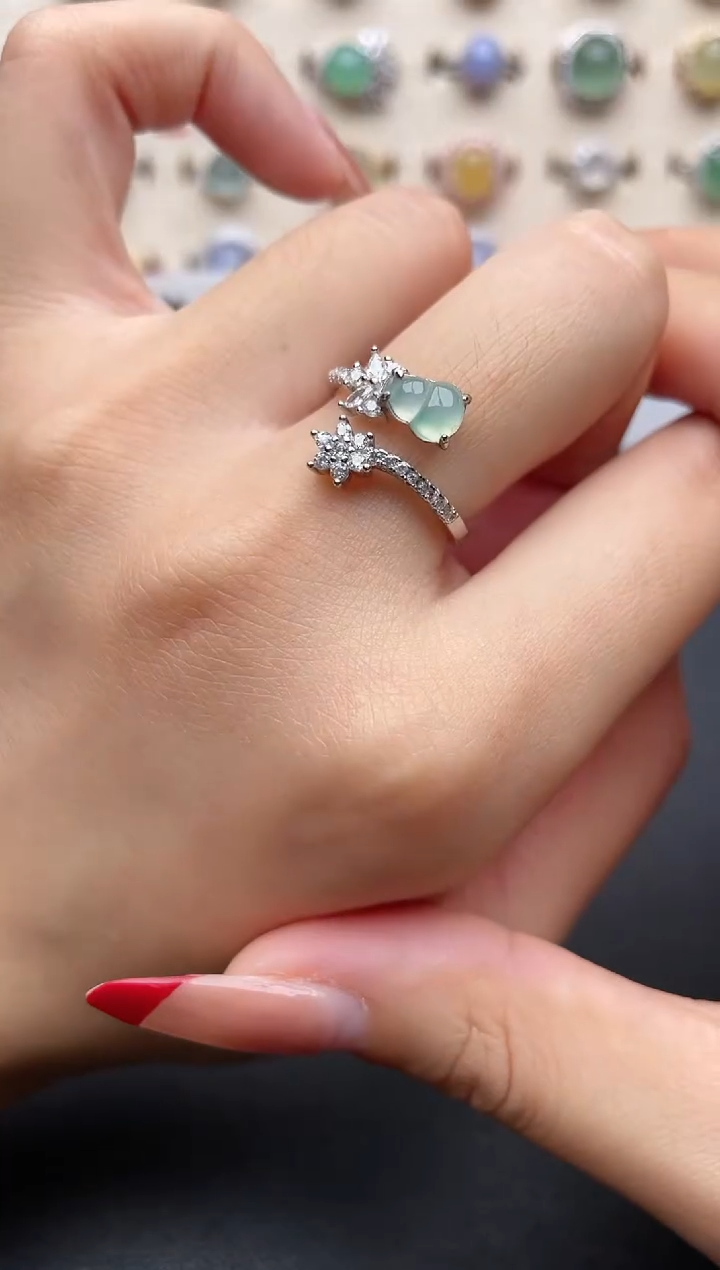 【闪购商品】翡翠戒指银S925镶嵌一物一证一礼盒