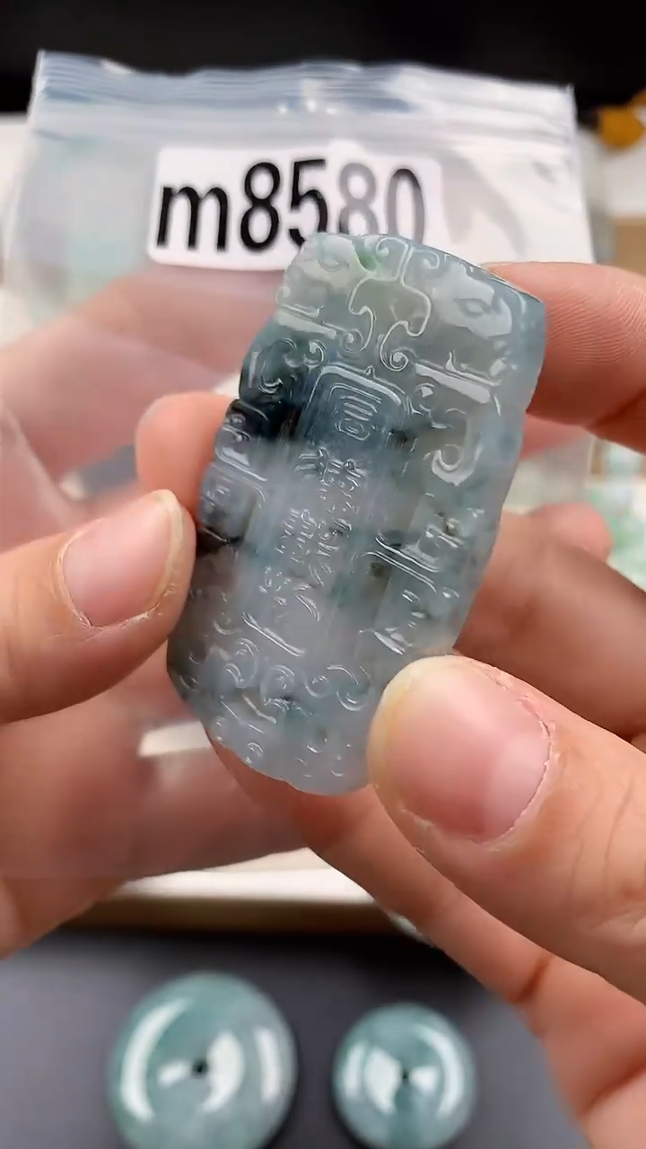 颈饰未镶嵌翡翠天然翡翠吊坠挂件