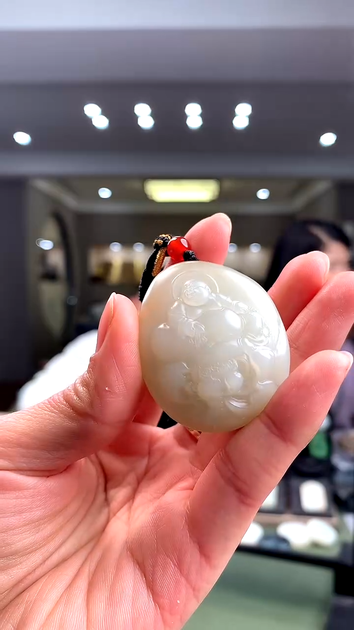 颈饰未镶嵌和田玉挂件