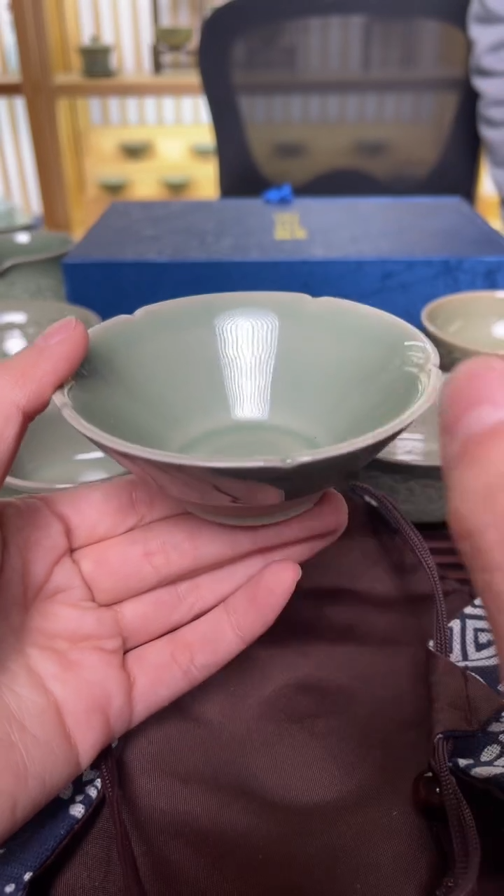 【闪购商品】天青色葵口斗笠盏言实
