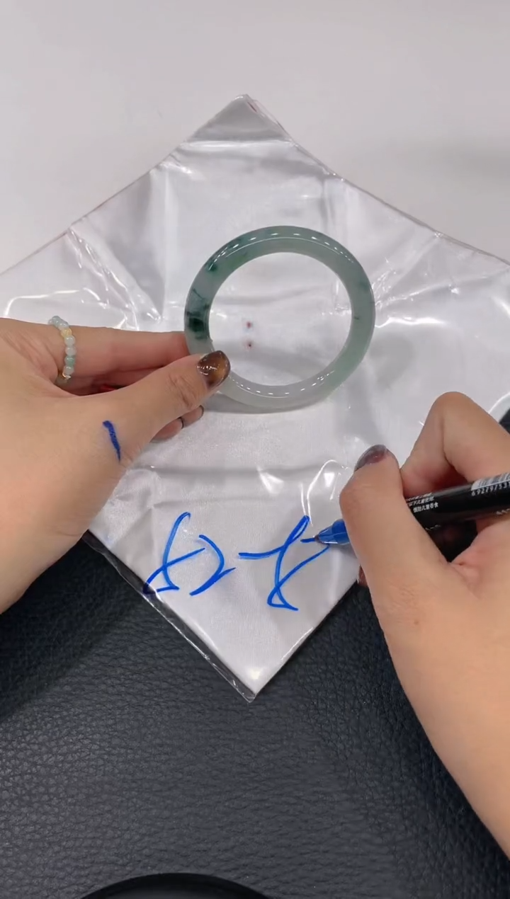 【闪购商品】翡翠手镯未镶嵌手镯