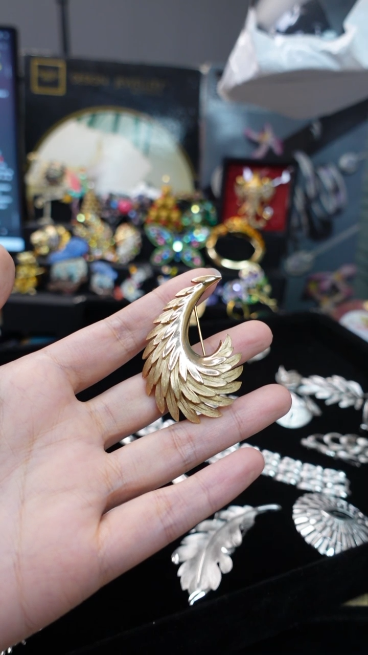 无合金_trifari羽毛胸针