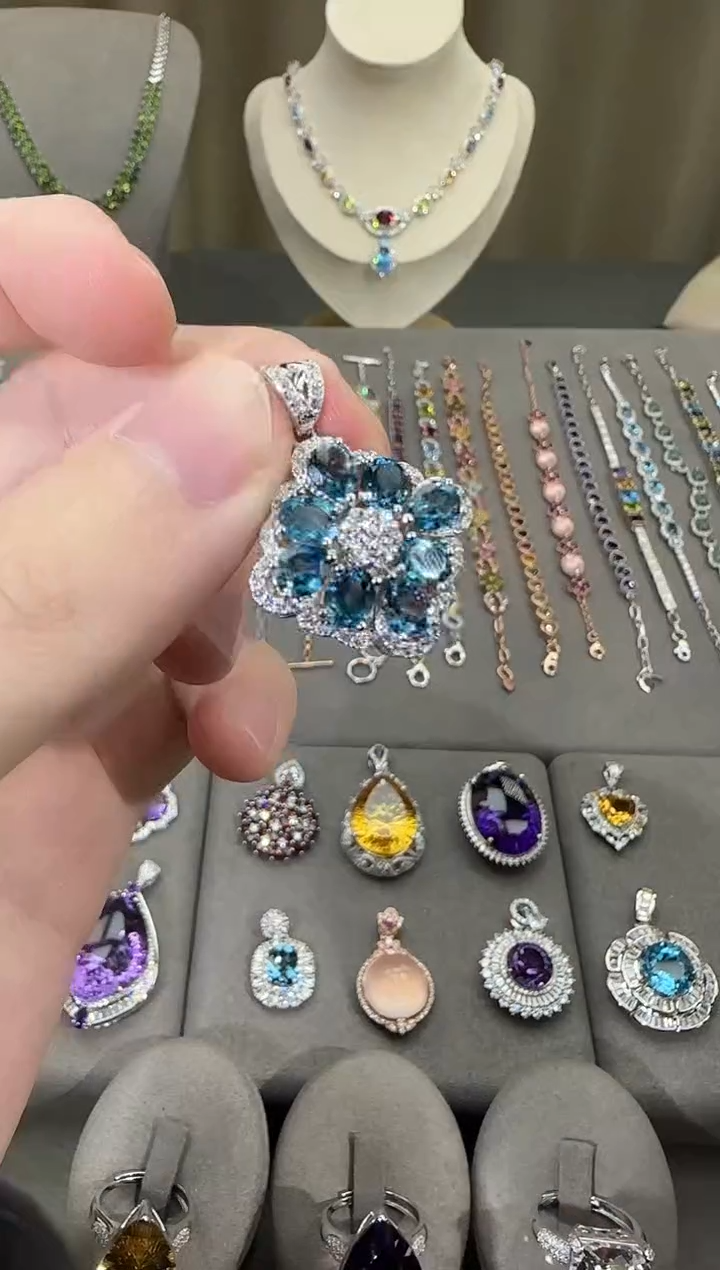 颈饰银S925镶嵌托帕石20mm吊坠伦敦蓝