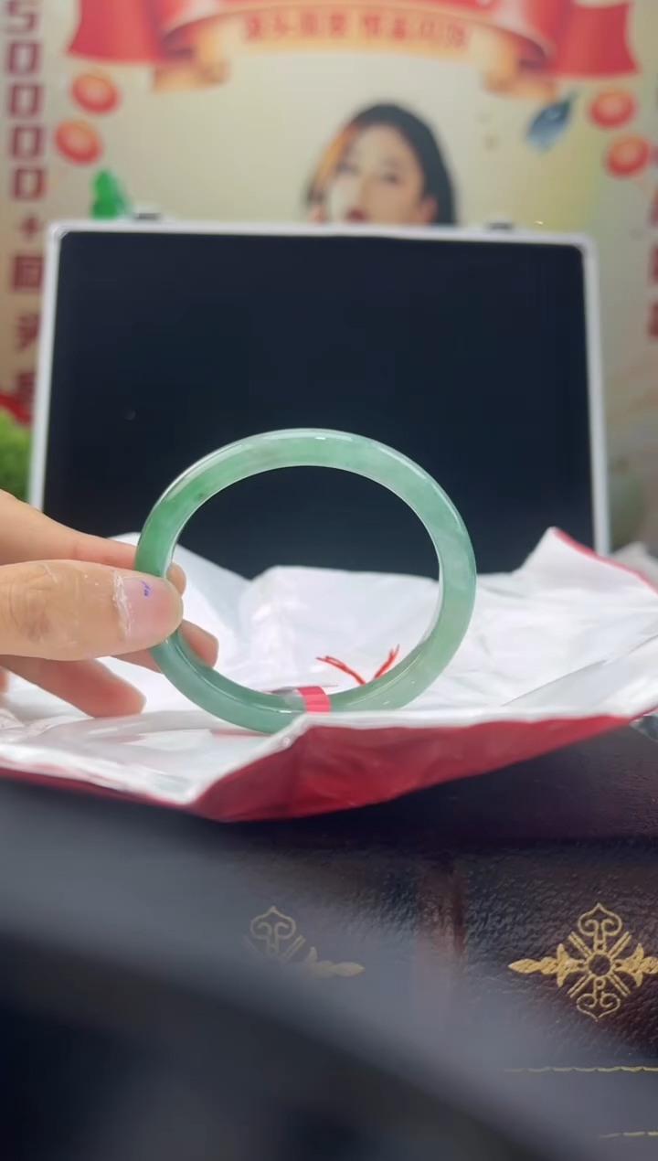 【闪购商品】翡翠手镯（贵妃镯）未镶嵌手镯4