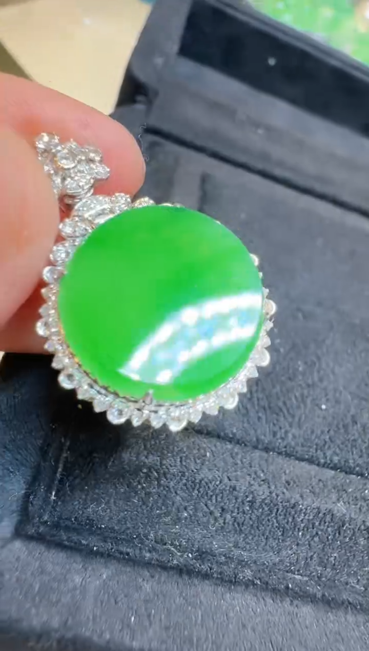 【闪购商品】翡翠吊坠(不含链)18K金镶嵌多样性团购发一件