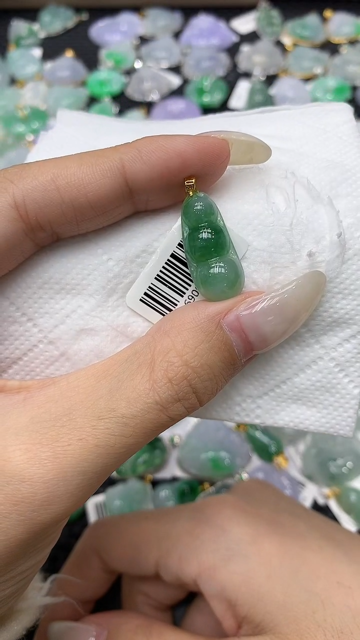 颈饰18K金镶嵌翡翠11111111111