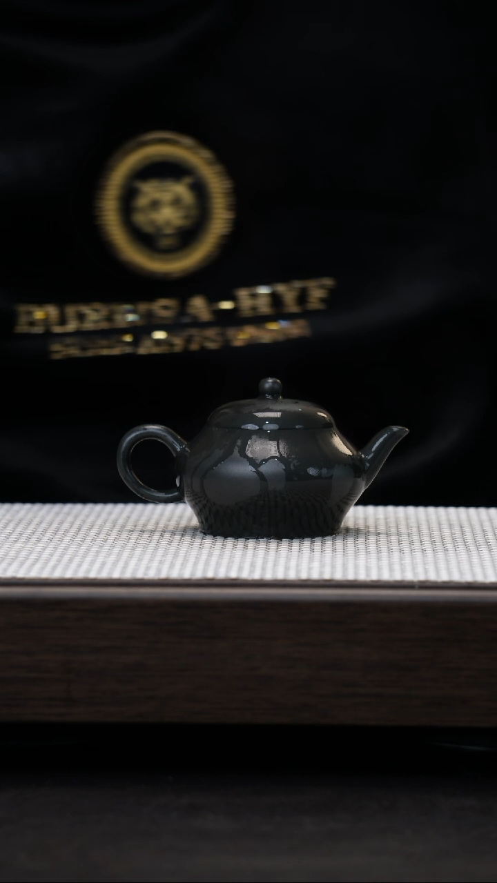 【闪购商品】紫砂茶壶原矿紫砂壶君子兰孟臣小品120cc