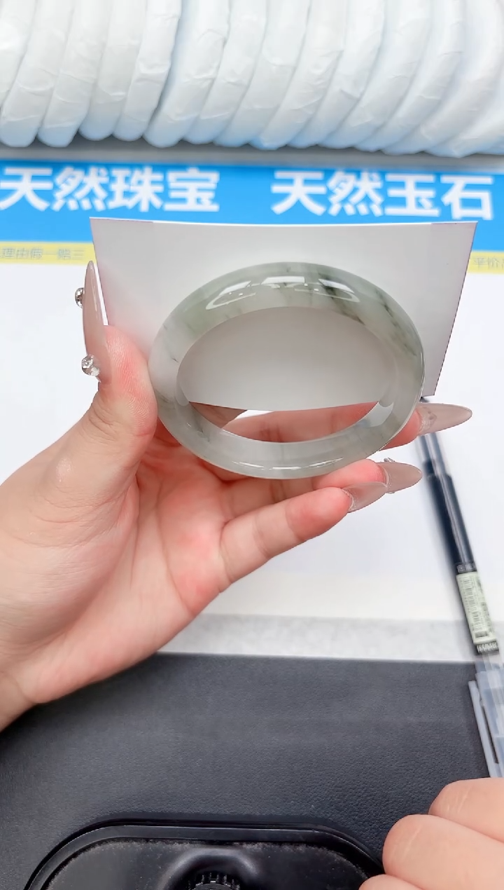 未镶嵌手镯石英质玉137-56.8