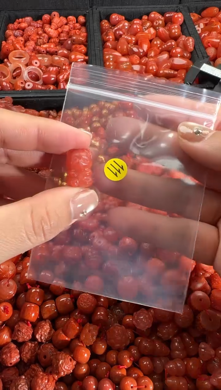 【闪购商品】南红玛瑙颈饰未镶嵌1