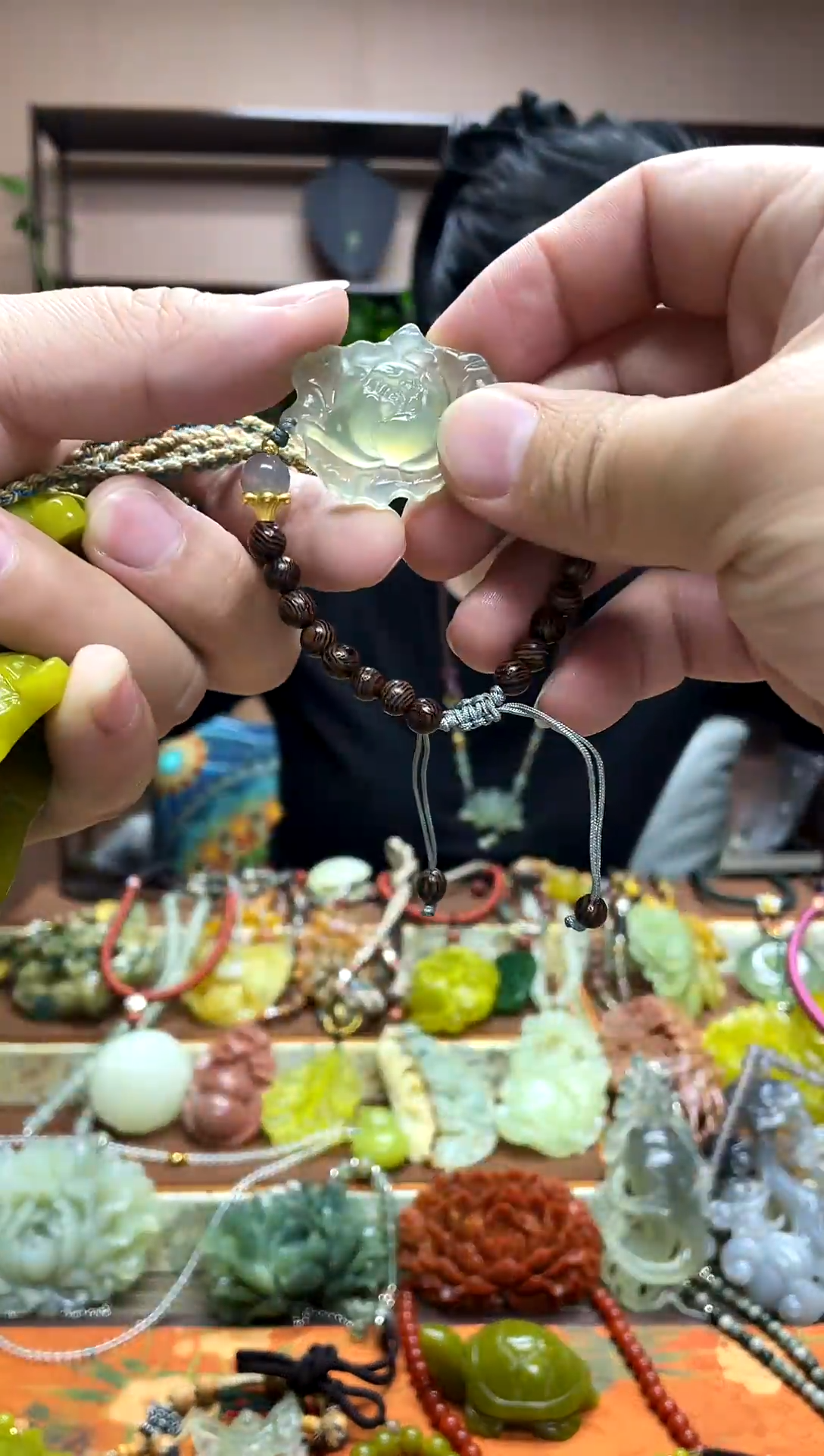 未镶嵌岫玉吊坠多样性发货发其中之一