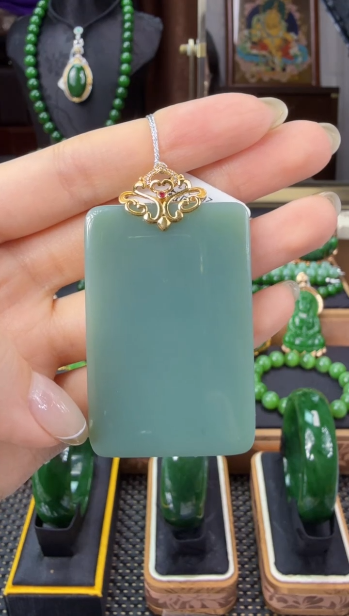 【闪购商品】和田玉（碧玉）吊坠(不含链)18K金镶嵌 