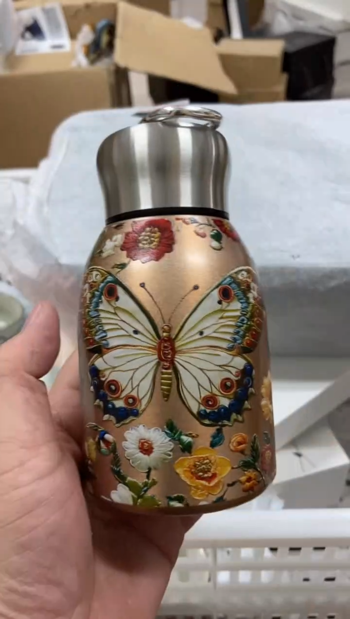 无运费险有瑕疵的摄影的产品有使用过的痕迹有点脏介意勿拍