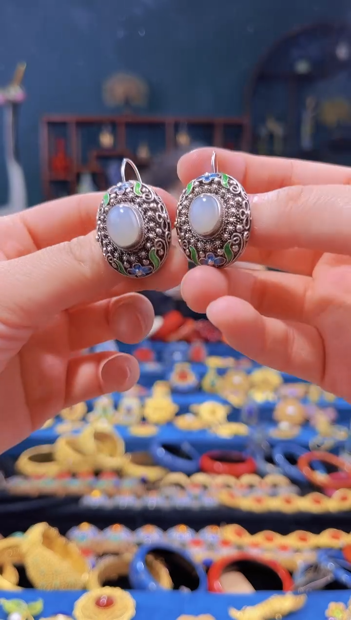 非遗技艺花丝镶嵌耳钩