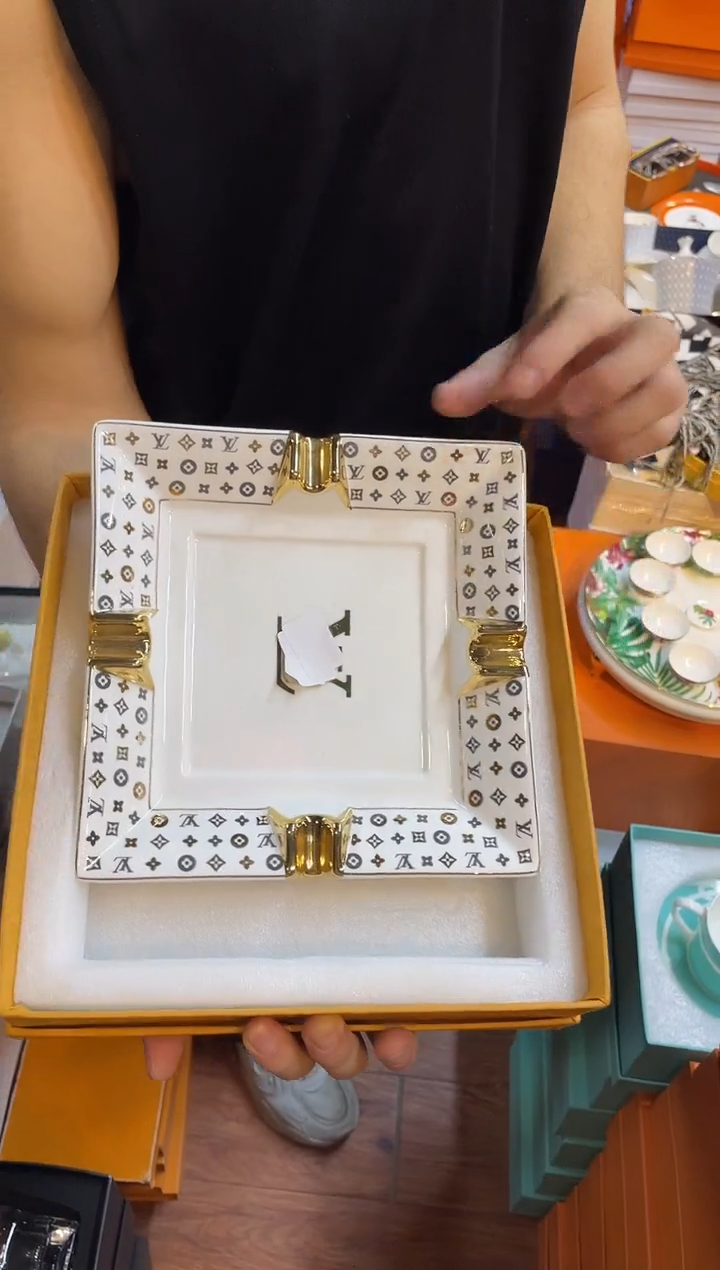 杯鸿辉家品牌瓷器，京东包邮！