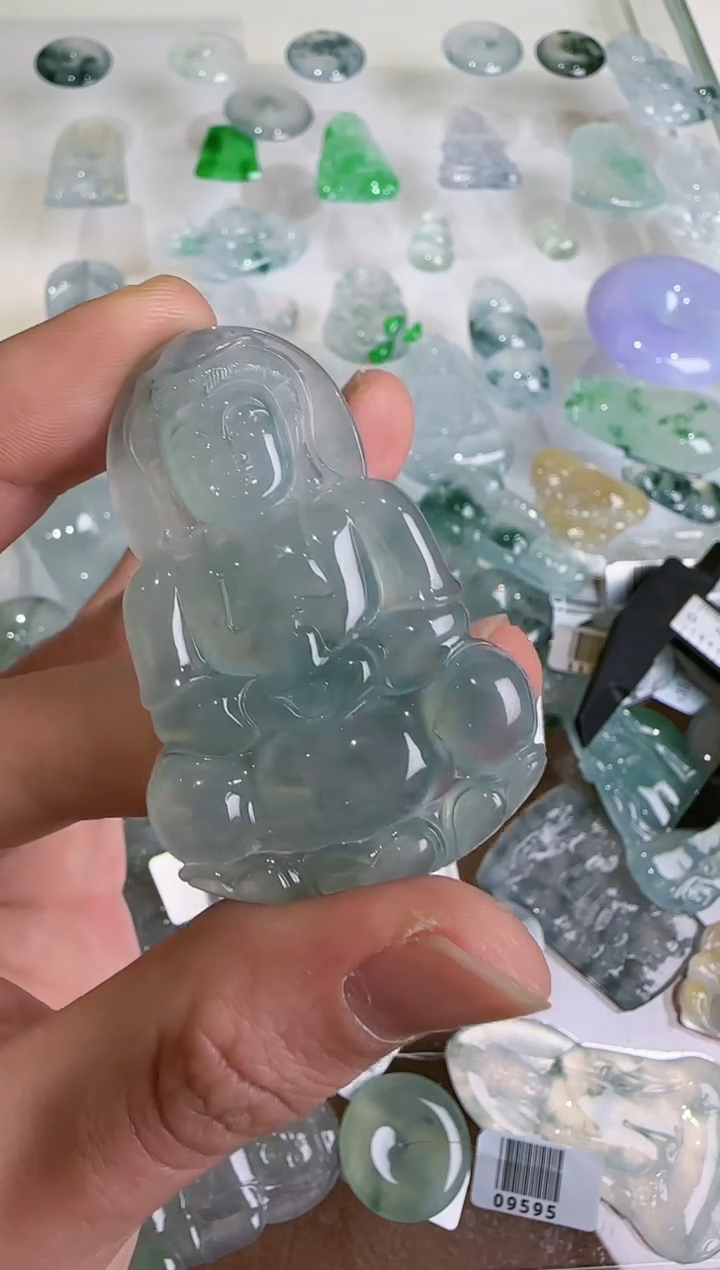 【闪购商品】翡翠吊坠(不含链)未镶嵌··