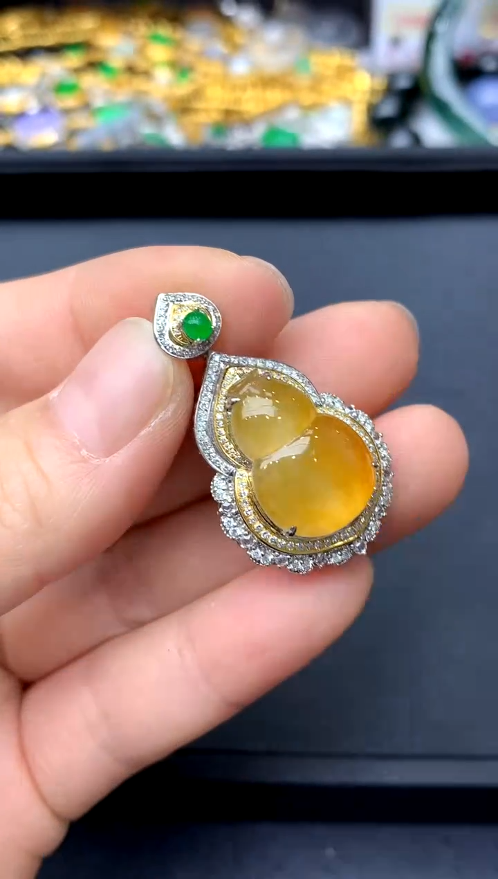 颈饰18K金镶嵌翡翠382 -中国好珍宝