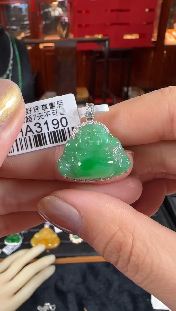 翡翠18K金镶嵌颈饰HA3190冰绿佛公