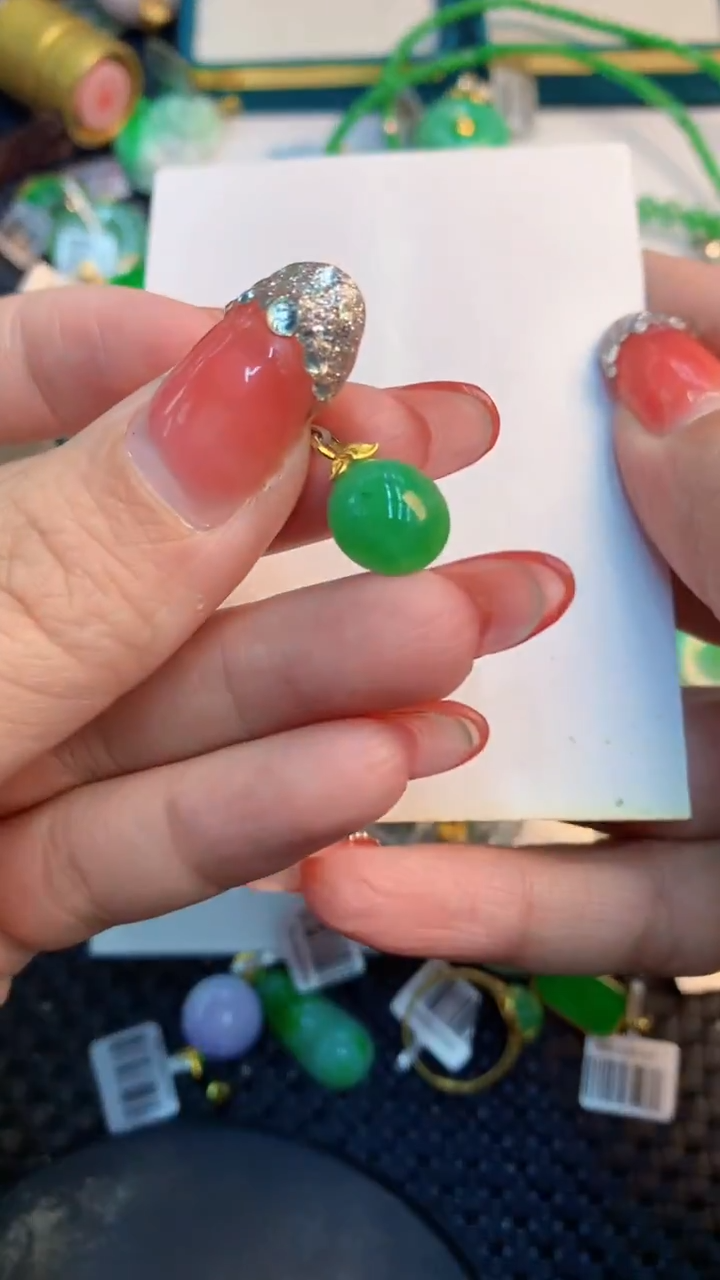 颈饰18K金镶嵌翡翠1